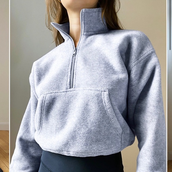 Aritzia Sweaters - TNA POLAR Half Zip sweater